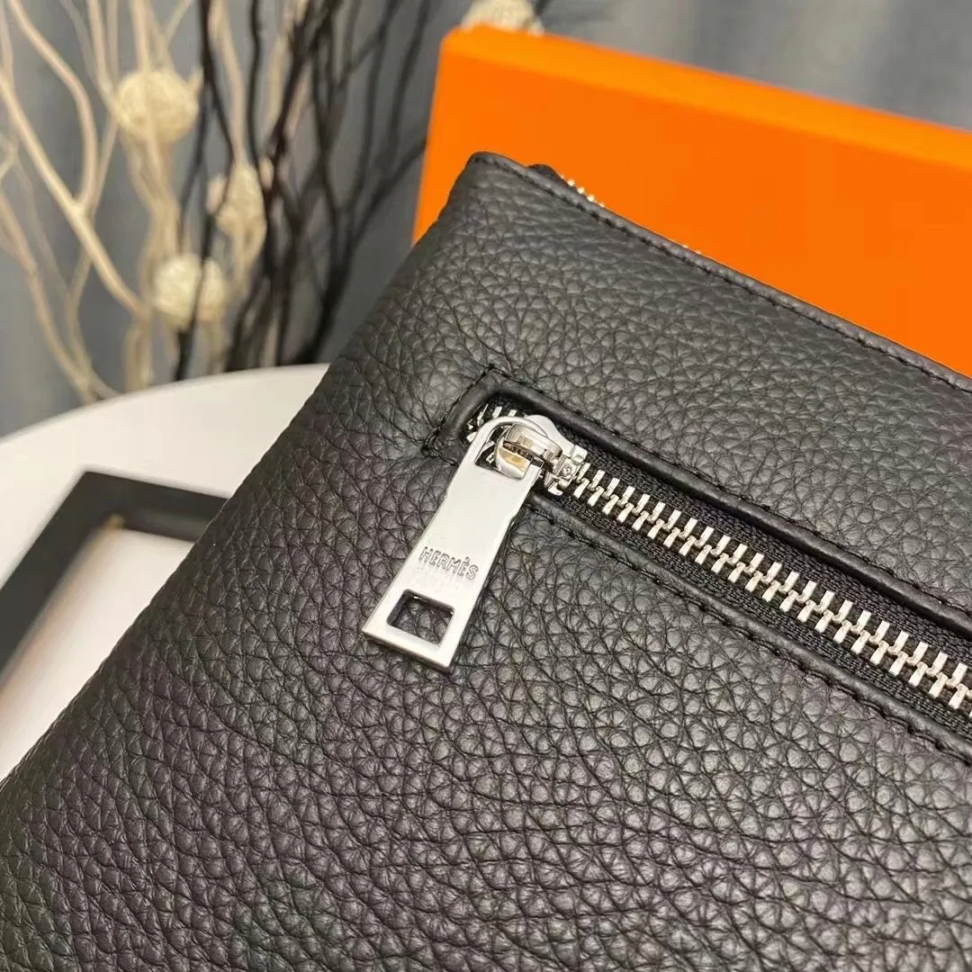 【HERMES 公式旗艦店】エルメス クラッチバッグ 当日出荷 好評に付き再入荷！28*18*3CM