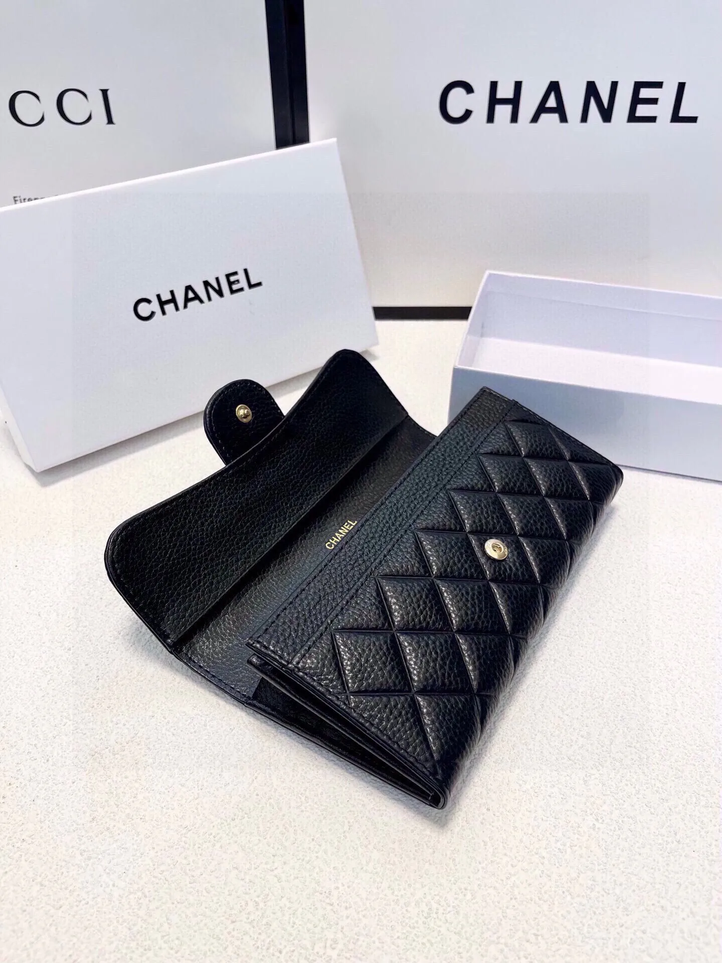 限定30個！CHANEL 財布 小香爆金牛革二つ折り財布 幅19CMx高10CM