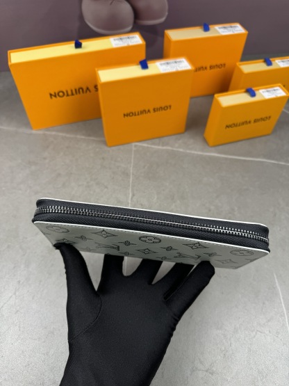 LV Louis Vuitton 新作財布です 29 zm 95521