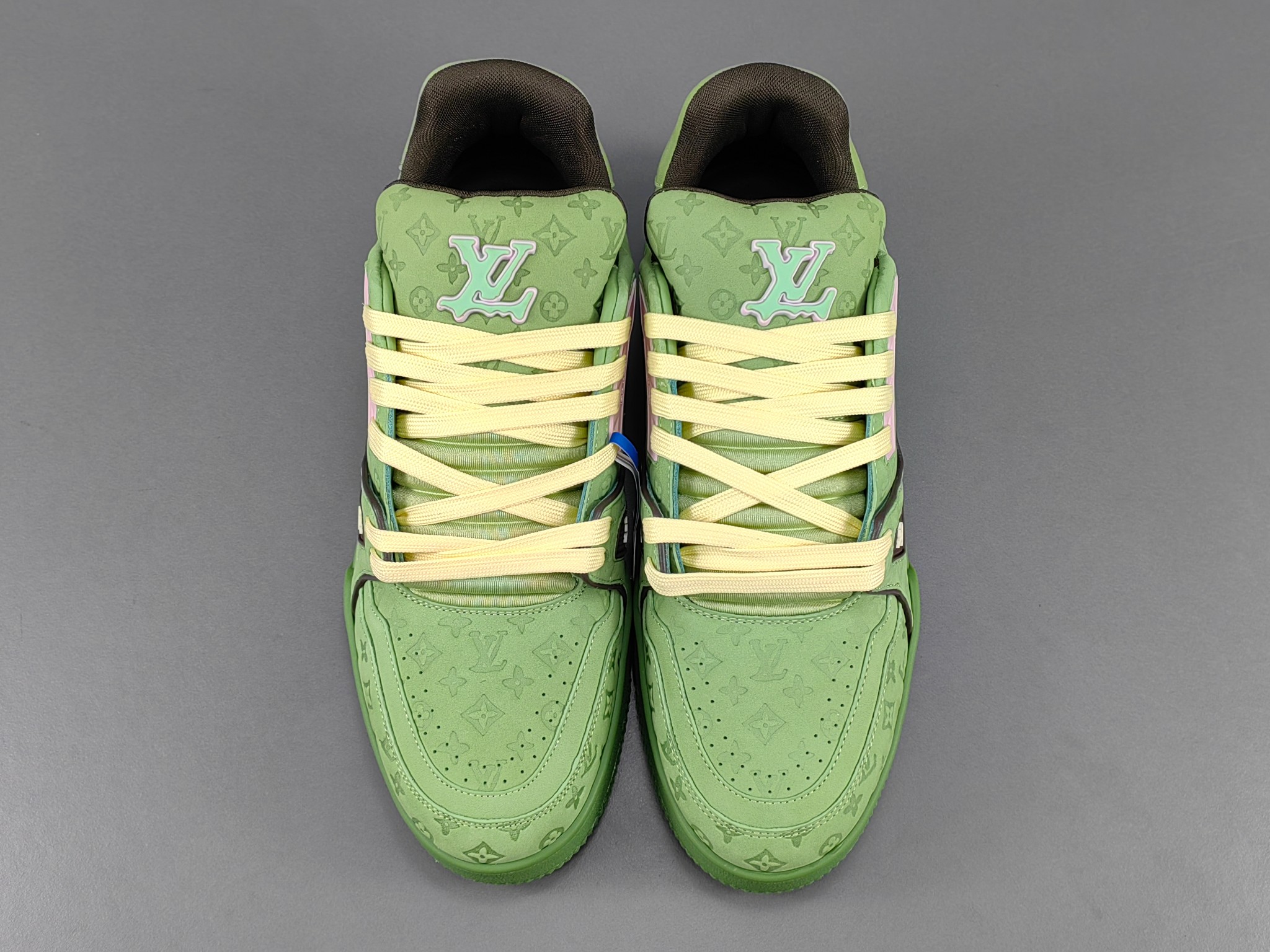 louis vuitton skate シリーズ 24ss の新作トレーナースニーカー スケートシューズ カップル用 1