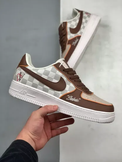 【新商品発売】【今年の新商品】nike louis vuitton× ナイキ エアフォース 1 ストライブ フォー グレートネス dc8877 200 【本物保証】【代金引換】