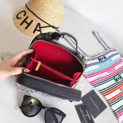 CHANEL(シャネル) チェーン クラッチ 3色