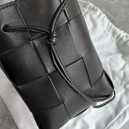 BOTTEGA VENETA スモール カセット バケットバッグ