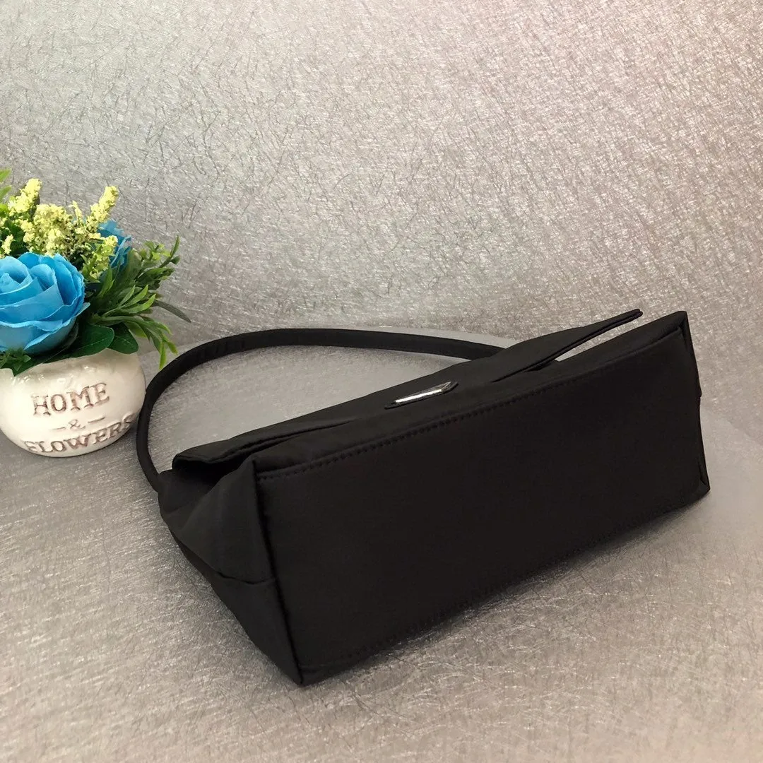 PRADA(プラダ) ハンドバッグ ブラック