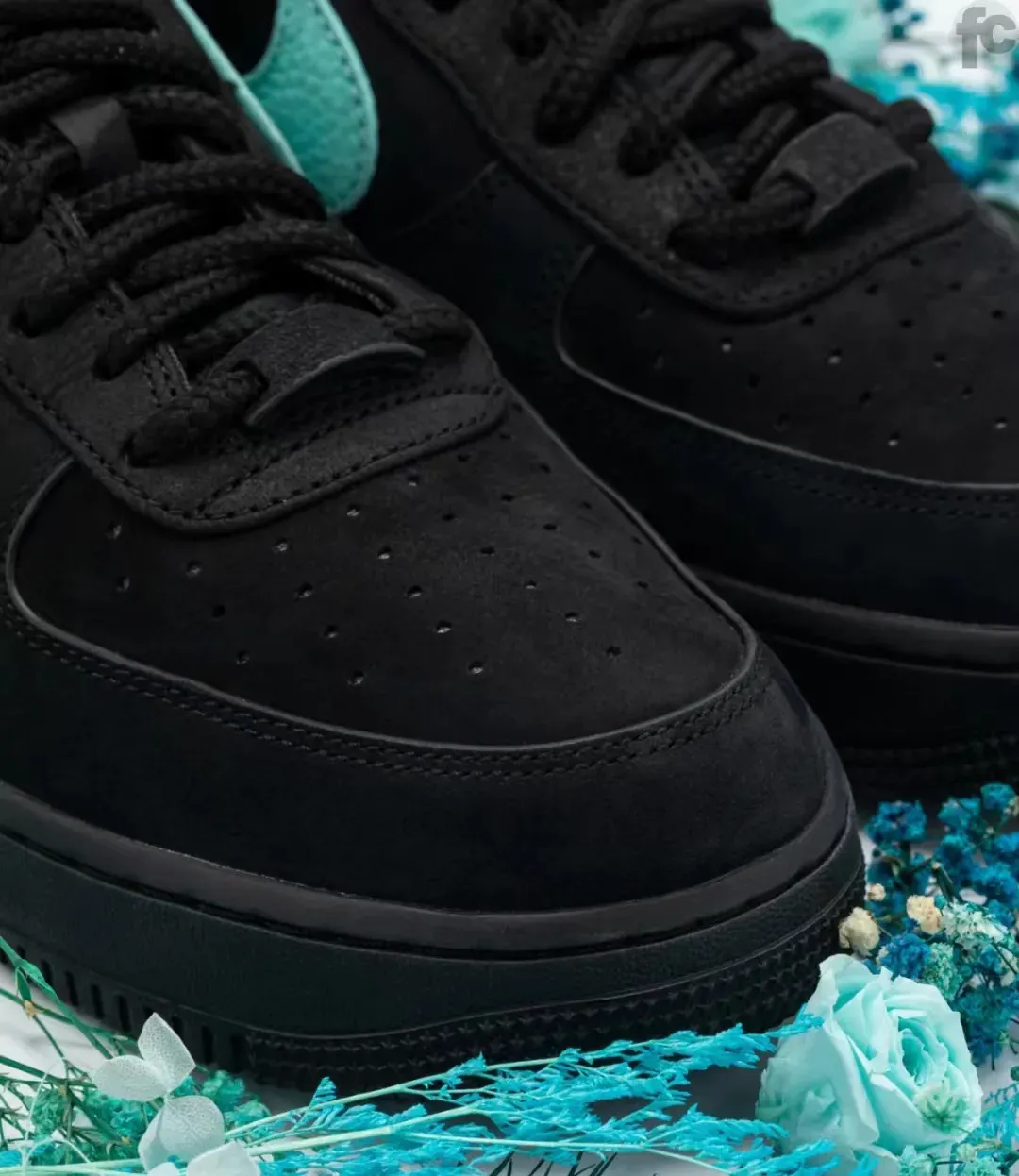 ★NIKE x TIFFANY★送関込★世界中を震撼させた話題のコラボ★ティファニー x ナイキエア フォース 1の限定