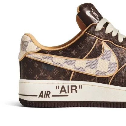 【LOUIS VUITTON X NIKE】コラボ AIR FORCE 1 LOW &amp; PILOT CASE