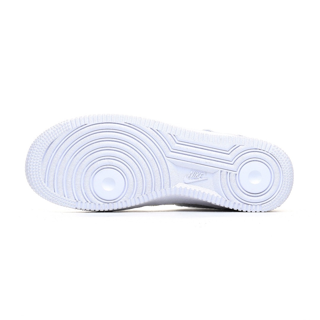 超入手困難lv x nike air force1 07 ミッドカット ナイキ エア フォース 1の40周年を記念して