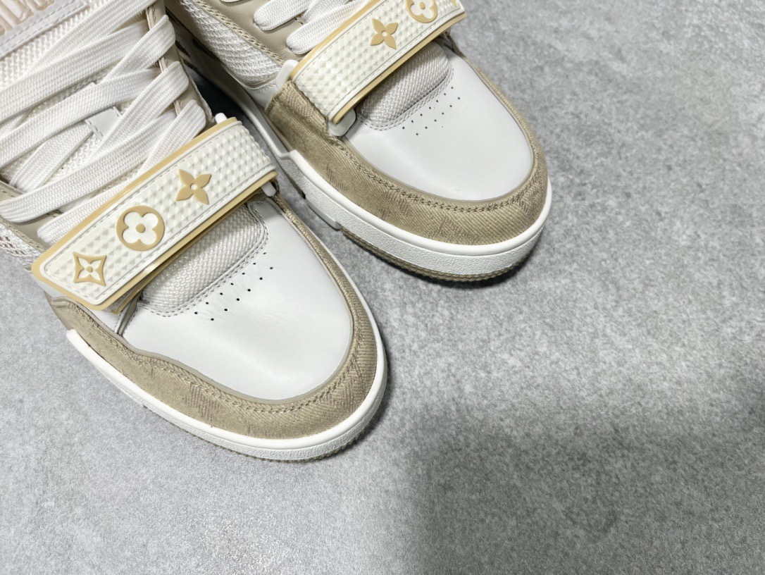 大人気 ！待望の新作が遂に登場！louis vuitton trainer lvトレイナーライン スニーカー