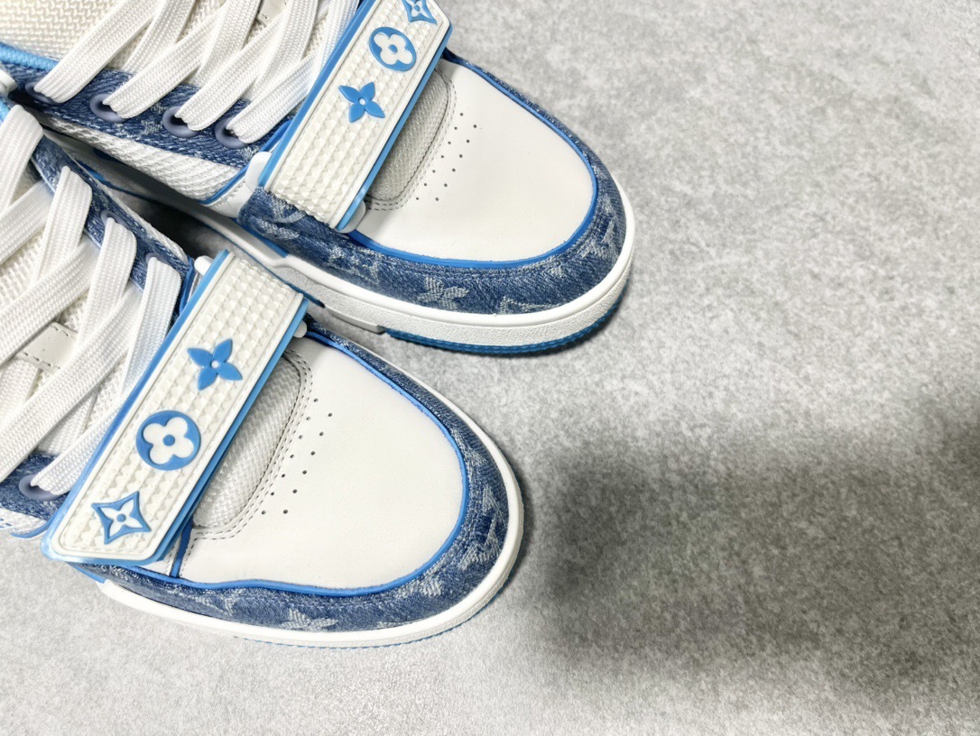大人気 ！待望の新作が遂に登場！louis vuitton trainer lvトレイナーライン スニーカー