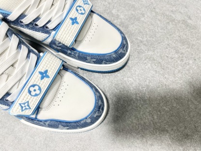大人気 ！待望の新作が遂に登場！louis vuitton trainer lvトレイナーライン スニーカー