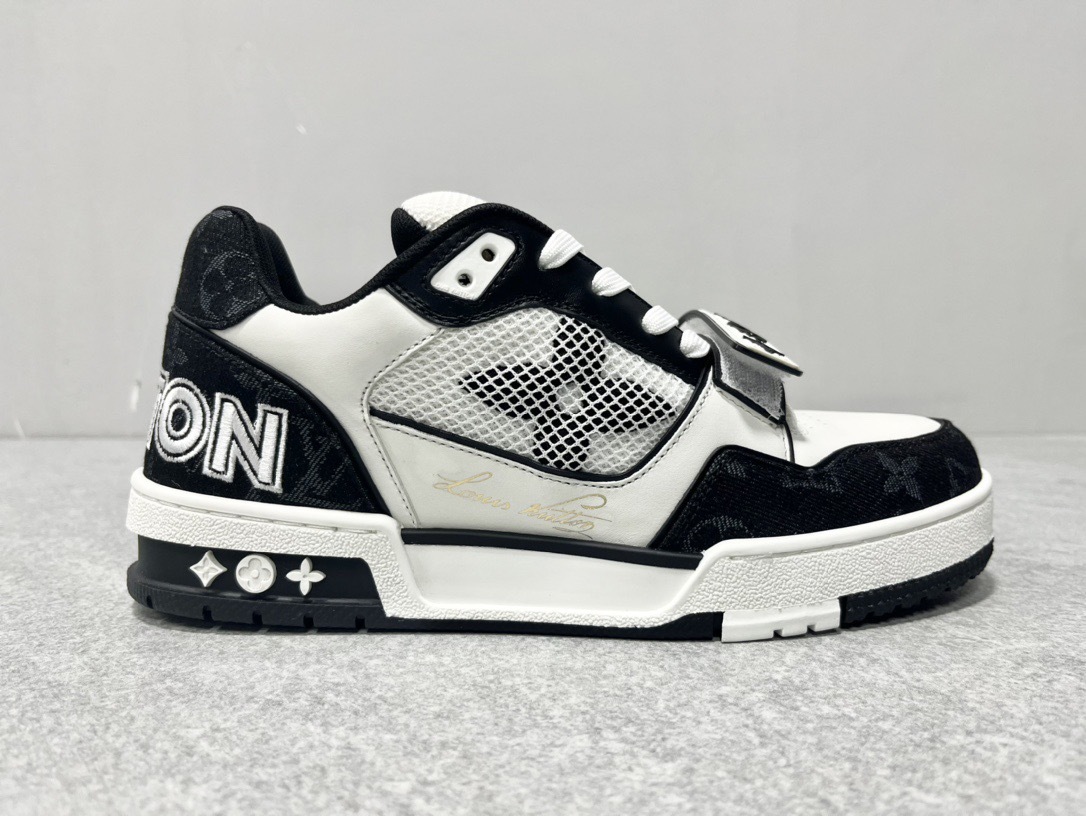 大人気 ！待望の新作が遂に登場！louis vuitton trainer lvトレイナーライン スニーカー