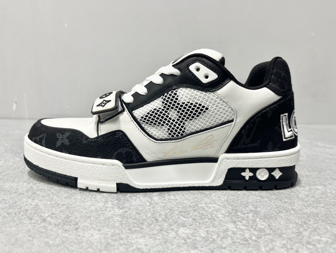 大人気 ！待望の新作が遂に登場！louis vuitton trainer lvトレイナーライン スニーカー