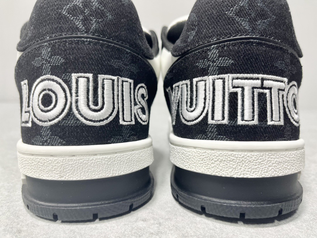 大人気 ！待望の新作が遂に登場！louis vuitton trainer lvトレイナーライン スニーカー