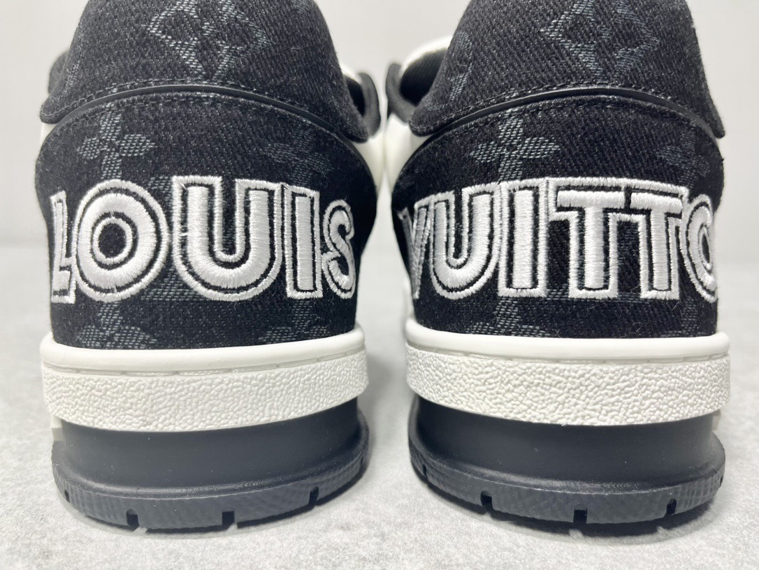 大人気 ！待望の新作が遂に登場！louis vuitton trainer lvトレイナーライン スニーカー
