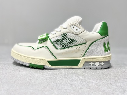 大人気 ！待望の新作が遂に登場！louis vuitton trainer lvトレイナーライン スニーカー