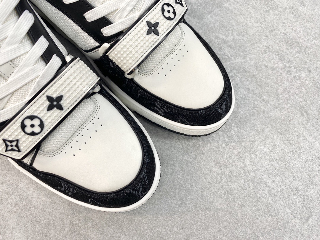 大人気 ！待望の新作が遂に登場！louis vuitton trainer lvトレイナーライン スニーカー