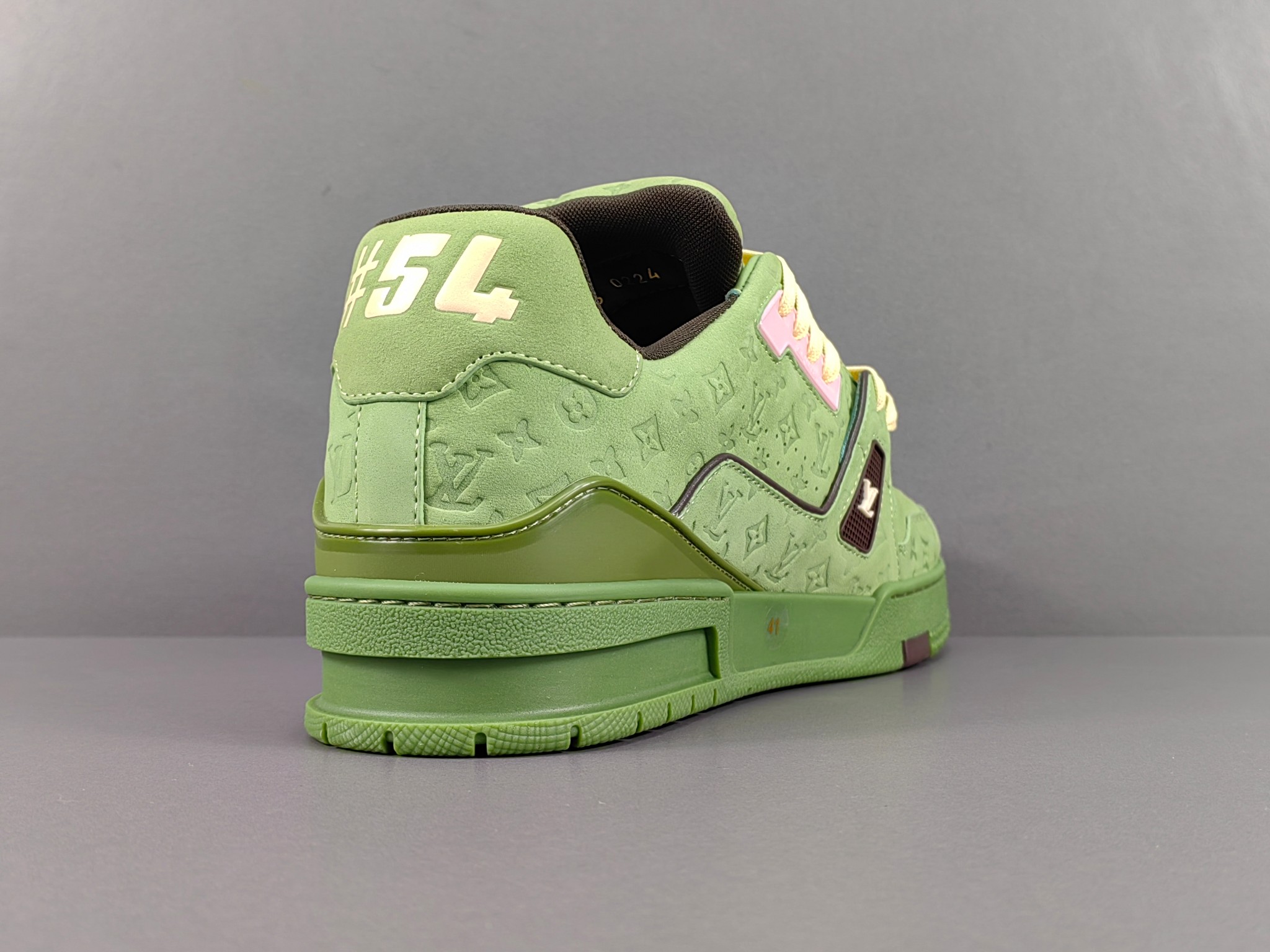 louis vuitton skate シリーズ 24ss の新作トレーナースニーカー スケートシューズ カップル用 1