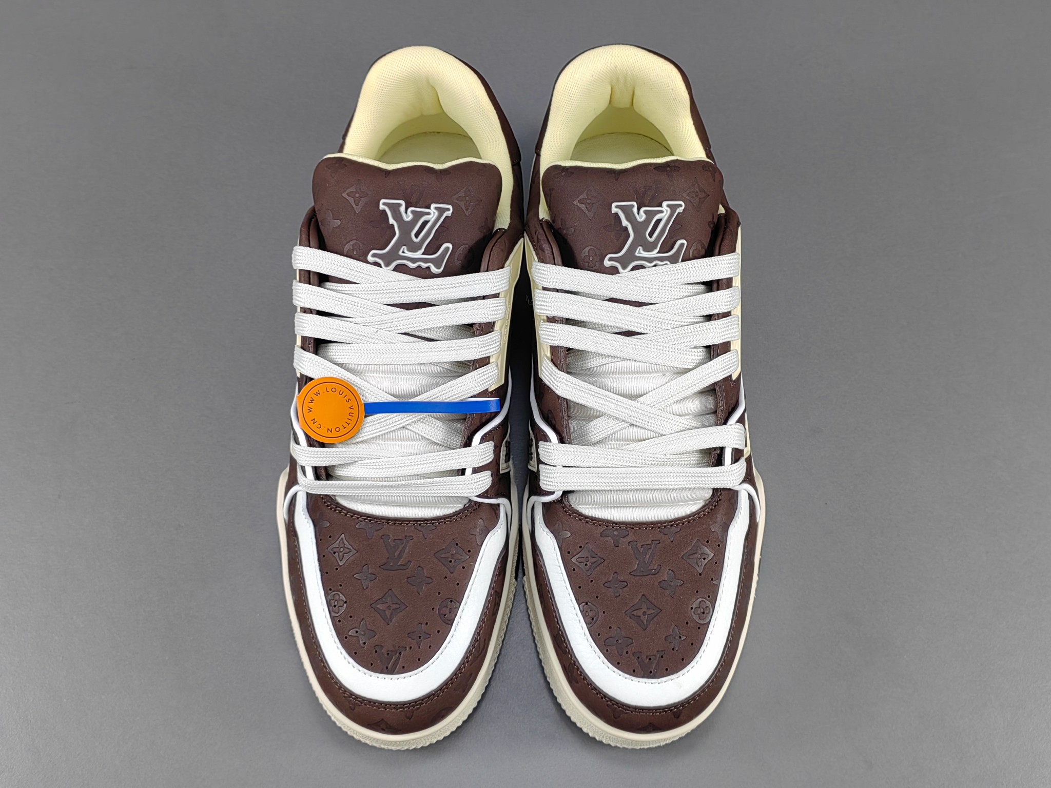 louis vuitton skate シリーズ 24ss の新作トレーナースニーカー スケートシューズ カップル用 1