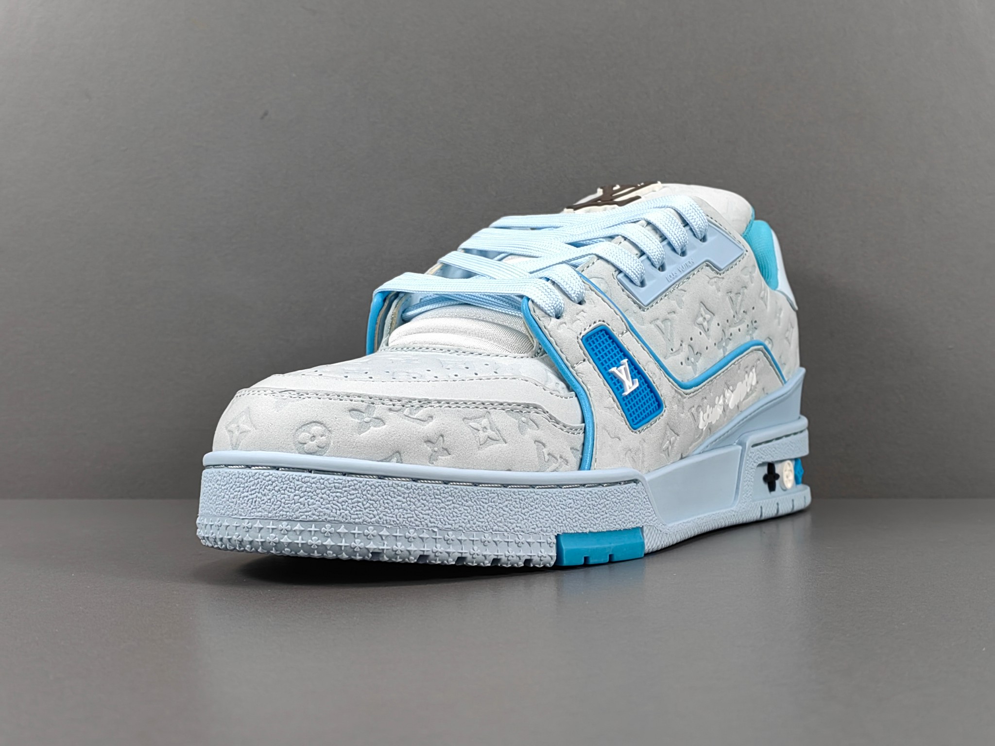 louis vuitton skate シリーズ 24ss の新作トレーナースニーカー スケートシューズ カップル用 1