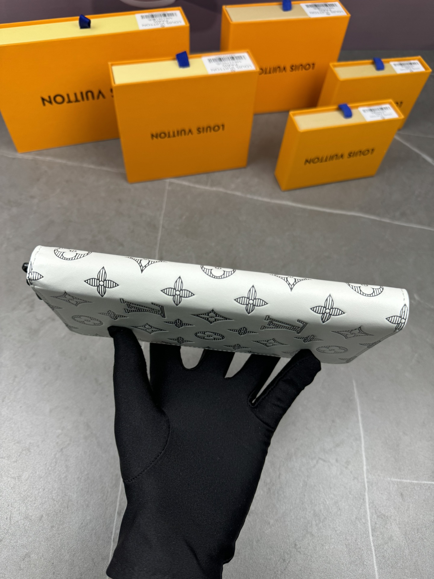 LV Louis Vuitton 新作財布です 29 zm 95521