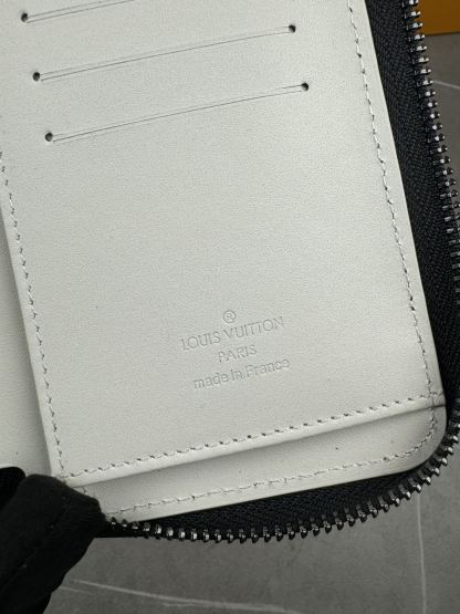 LV Louis Vuitton 新作財布です 29 zm 95521