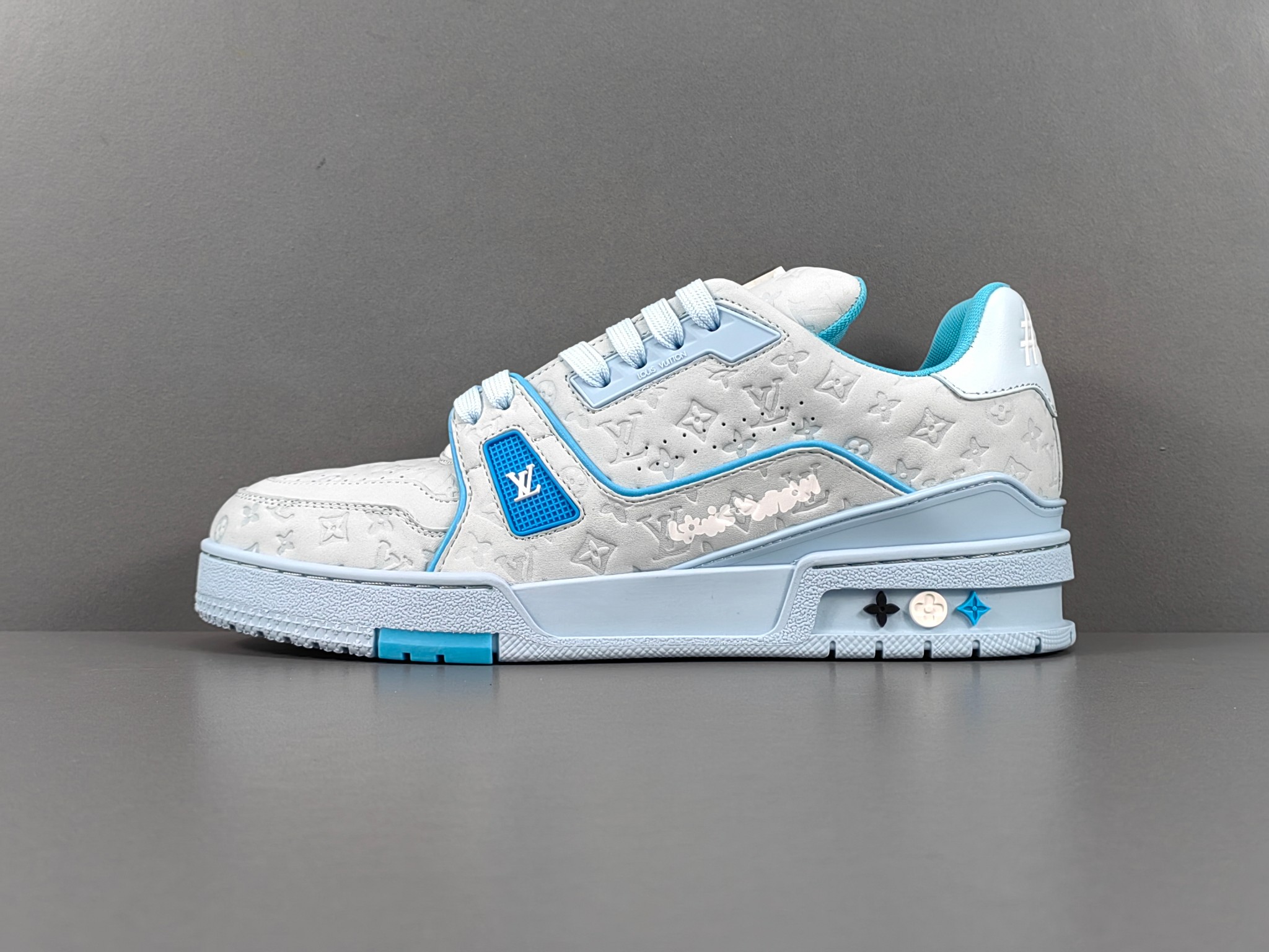 louis vuitton skate シリーズ 24ss の新作トレーナースニーカー スケートシューズ カップル用 1