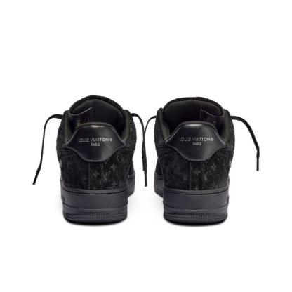 【日本未入荷】超入手困難louis vuitton x nike air force1 黒【本物保証】【代金引換】