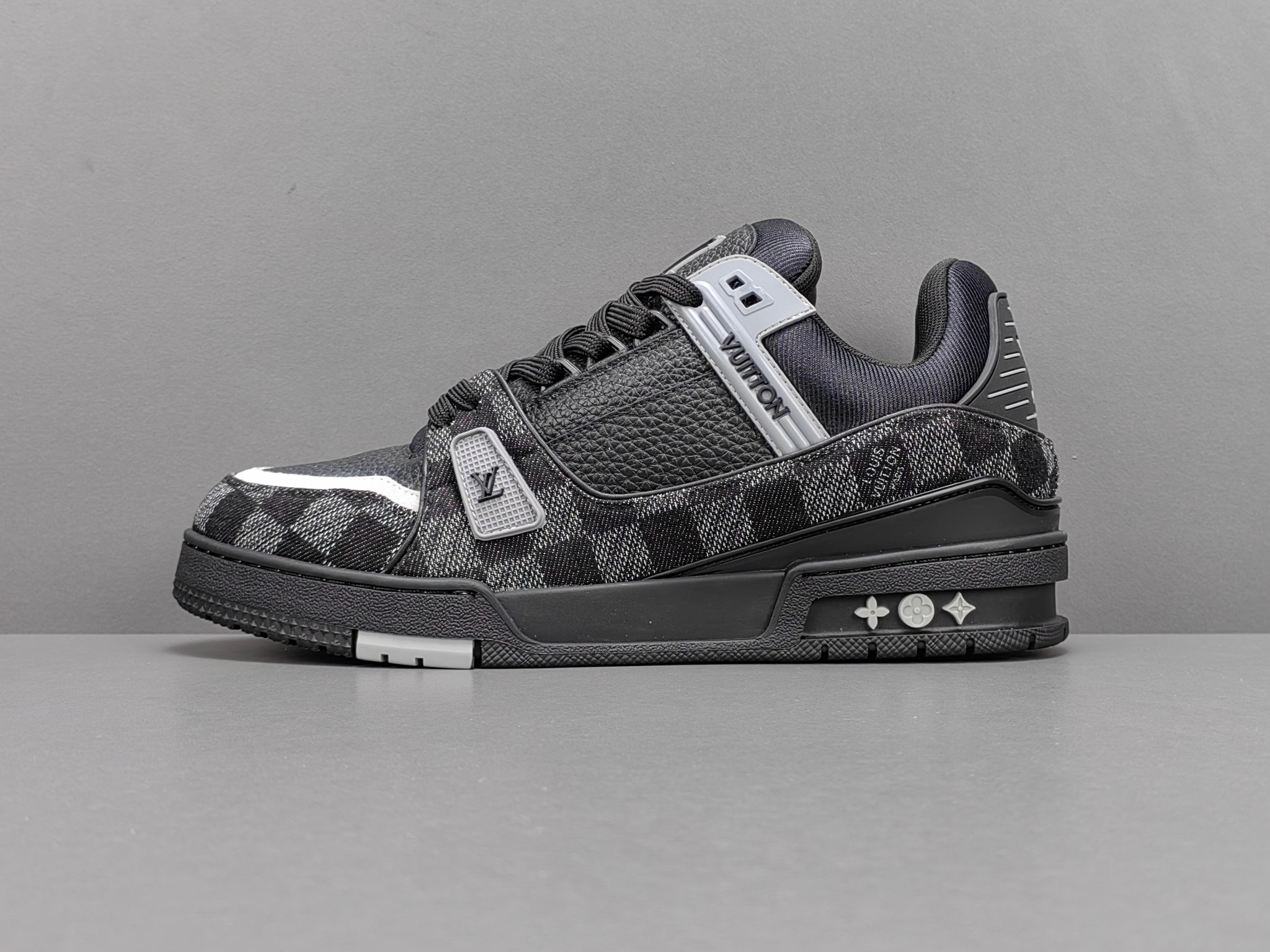 copy louis vuitton の の 2024 trainer スニーカー