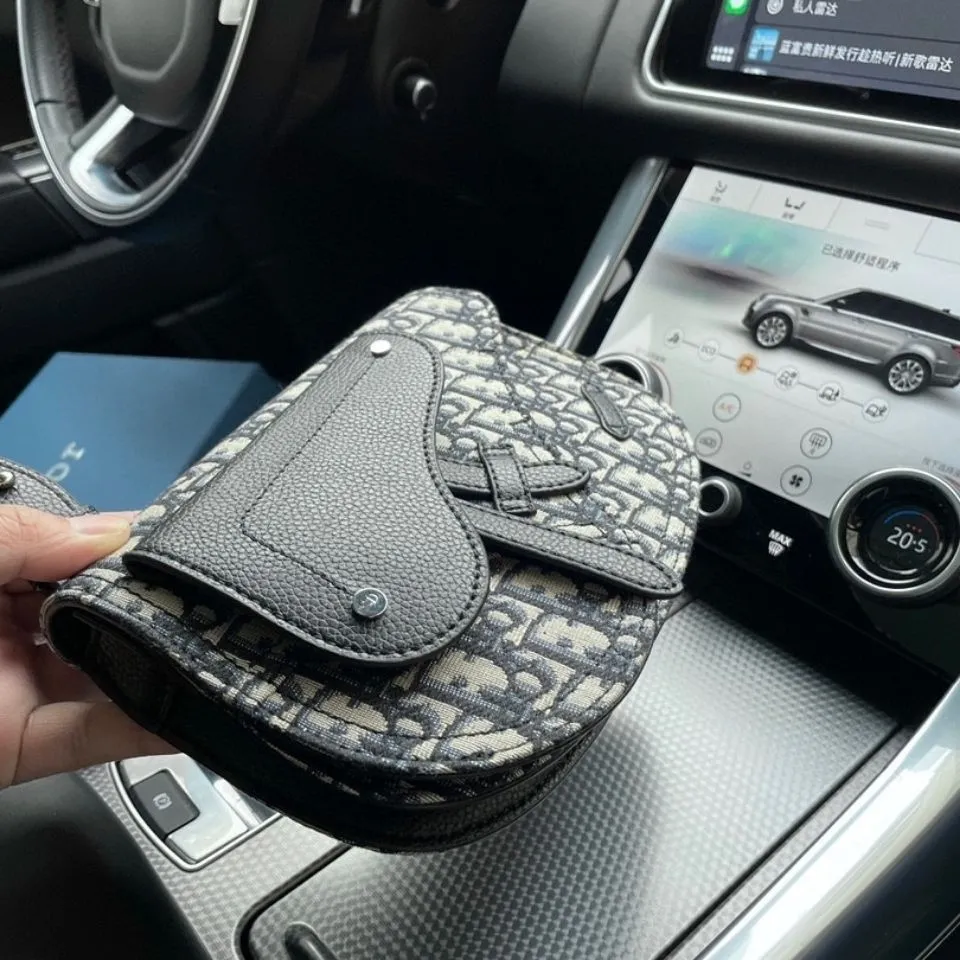 Dior SADDLE メッセンジャーバッグ