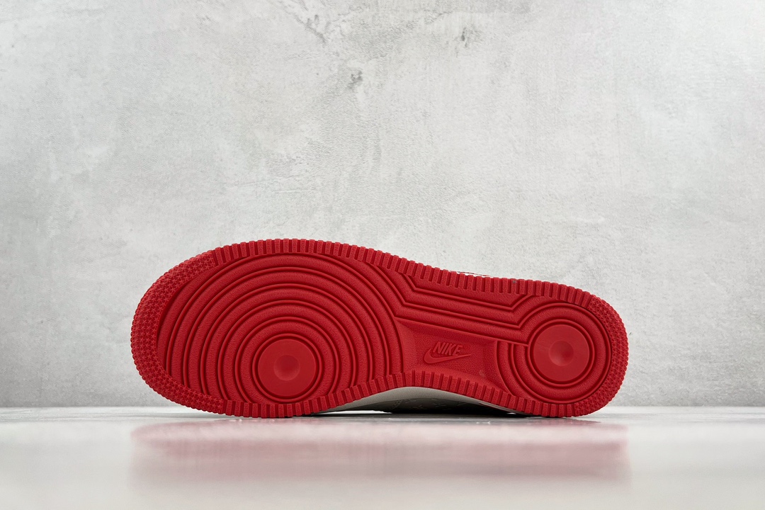 【新商品発売】【今年の新商品】louis vuittonxナイキエアフォース1レッド【代金引換】