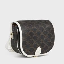 入手困難CELINEセリーヌ ファルコ ミディアム バッグトリオンフ