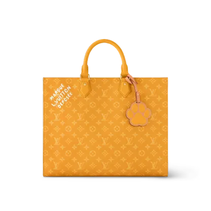 公式サイトでも同時に販売していますLOUIS VUITTONトビジネスバッグ