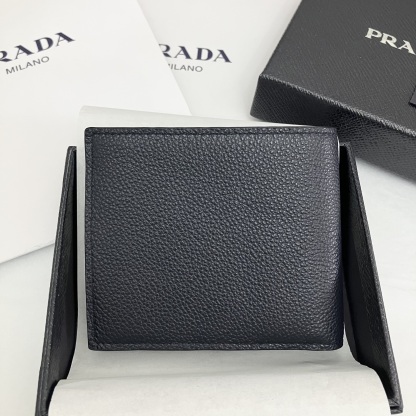 【PRADA】大人気！ Bifold Wallet 二つ折り財布 Triangle Logo