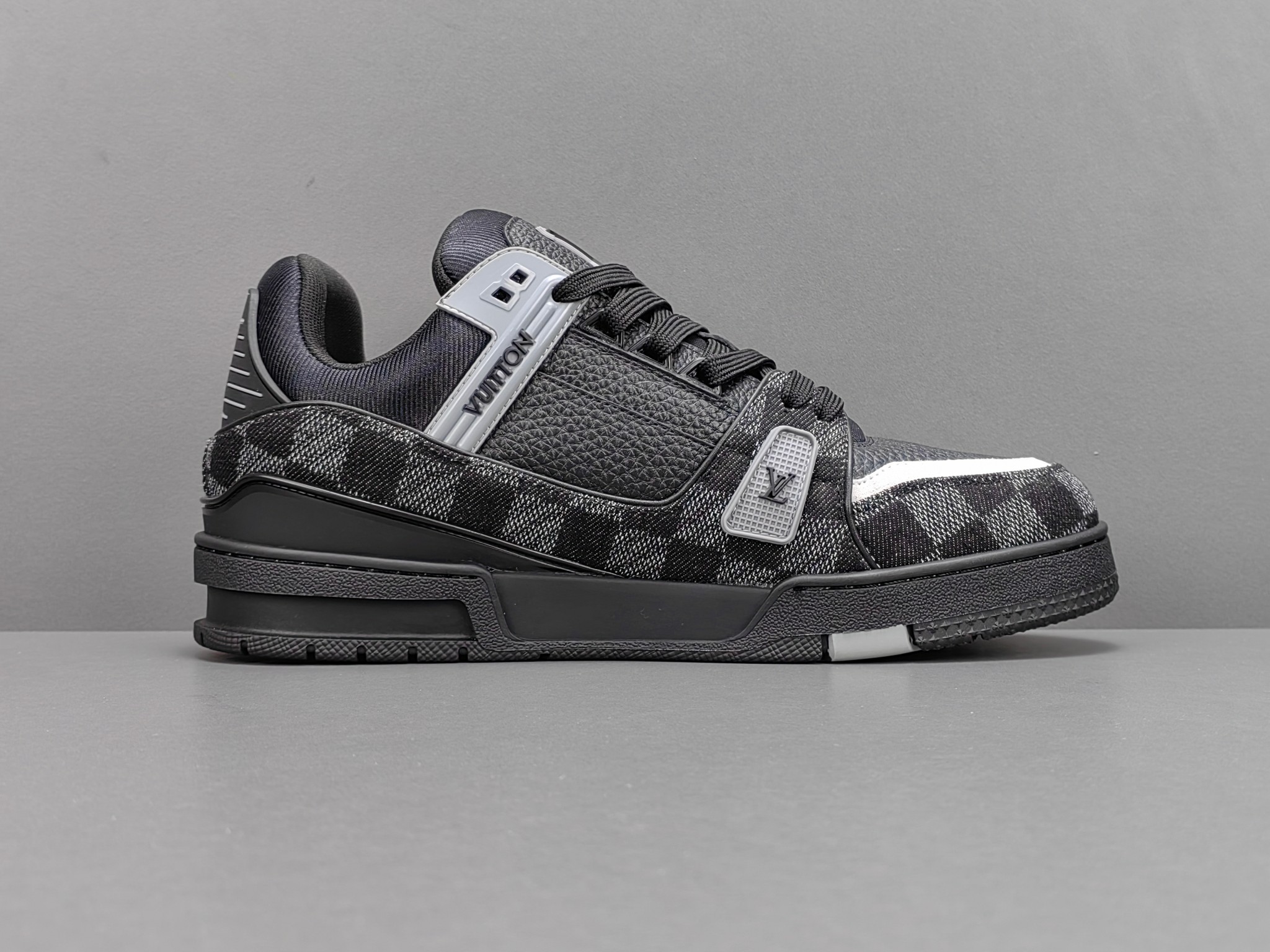 copy louis vuitton の の 2024 trainer スニーカー