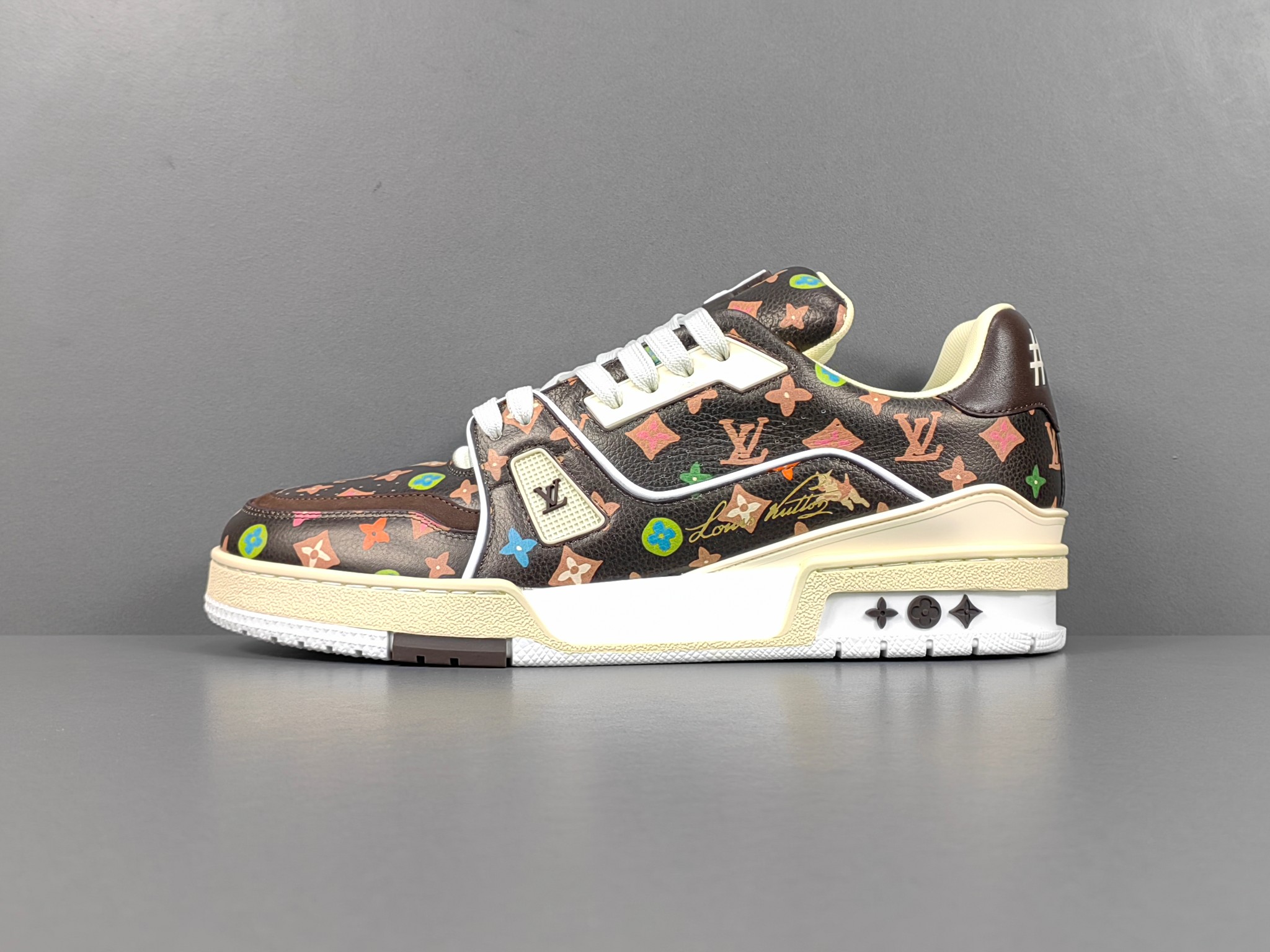 copy louis vuitton の の 2024 trainer スニーカー