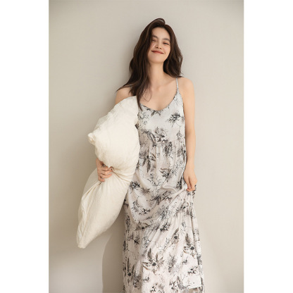Spaghetti-strap silk ice pajamas, thin, suitable for wearing outdoors