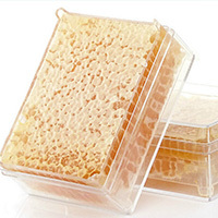 噛んで食べる巣蜜