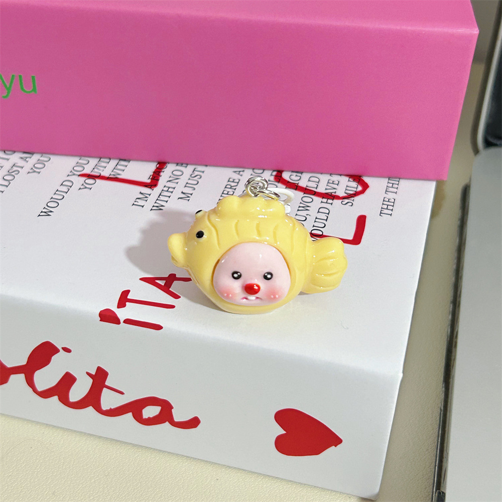 Three-dimensional large crossdressing Beaver keychain cute sweet round rolling schoolbag pendant for girlfriend small gift accessories