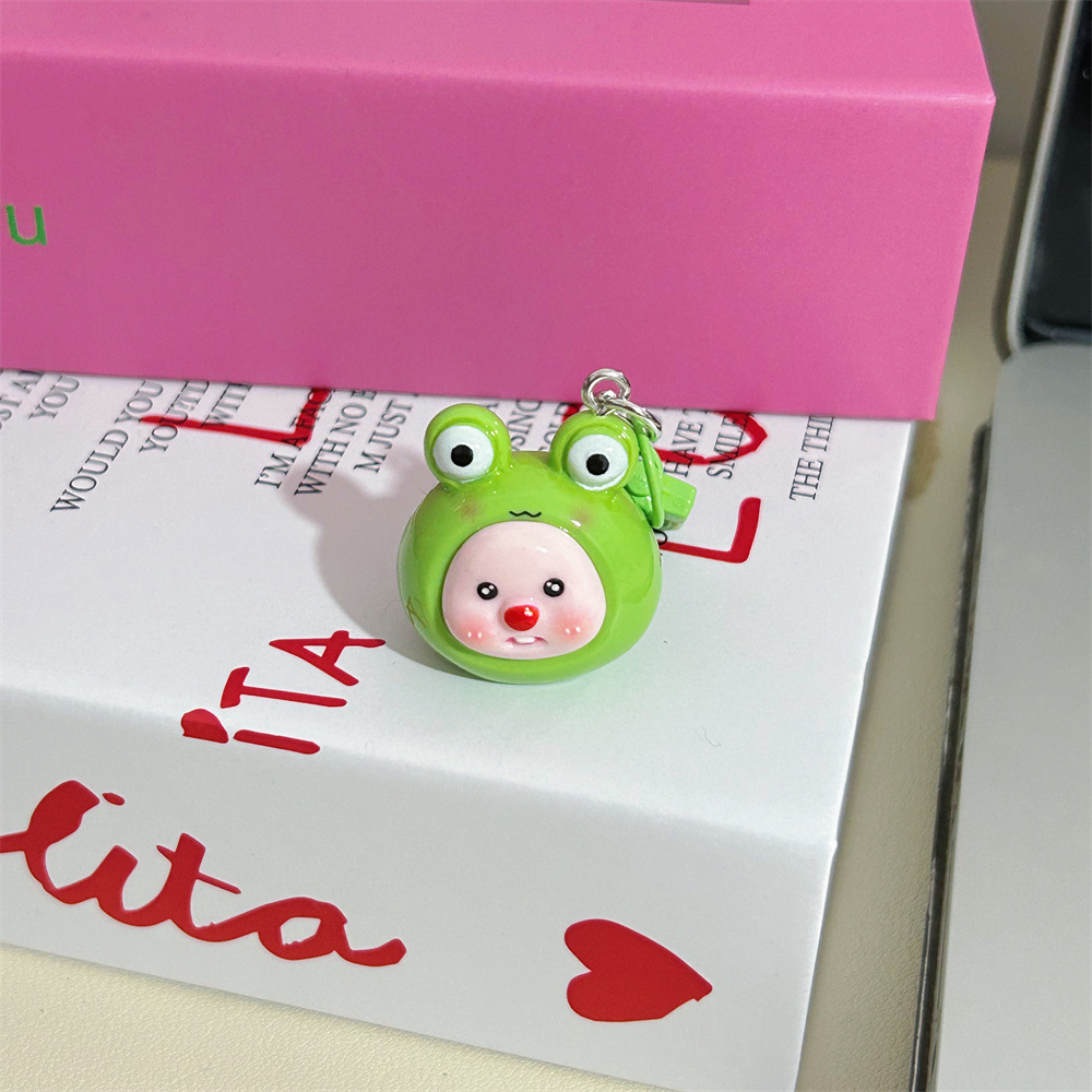 Three-dimensional large crossdressing Beaver keychain cute sweet round rolling schoolbag pendant for girlfriend small gift accessories