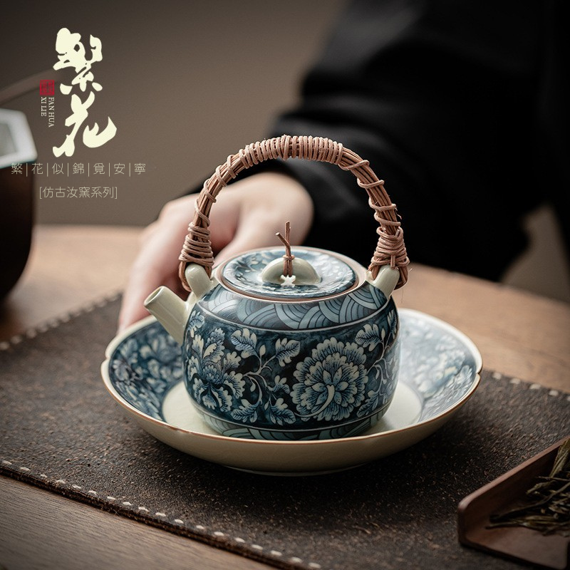 繁花-藤編提梁壺