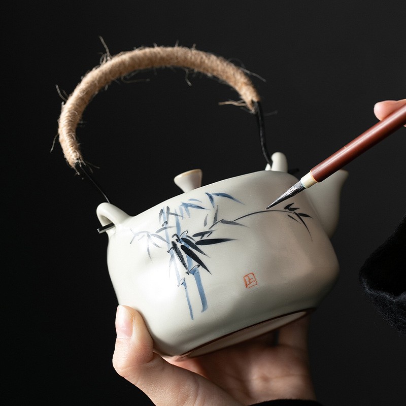 米黄汝窑手绘竹影-提梁壺