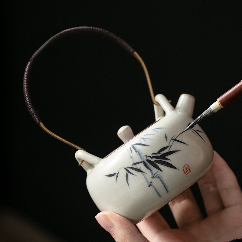 米黄汝窑手绘竹影-迷你提梁壺