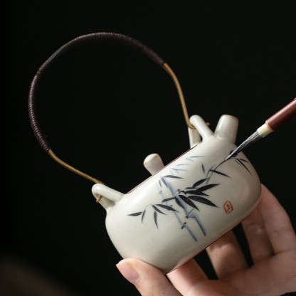 米黄汝窑手绘竹影-迷你提梁壺