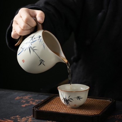 米黄汝窑手绘竹影-公道杯