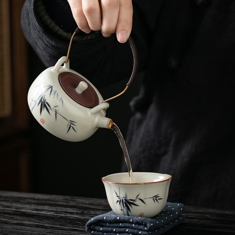 米黄汝窑手绘竹影-迷你提梁壺