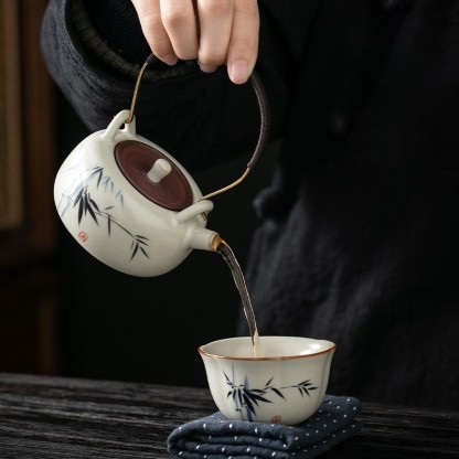 米黄汝窑手绘竹影-迷你提梁壺