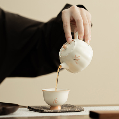 蘭花風鈴-花口壺