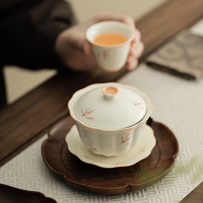 蘭花風鈴-花口花苞蓋碗