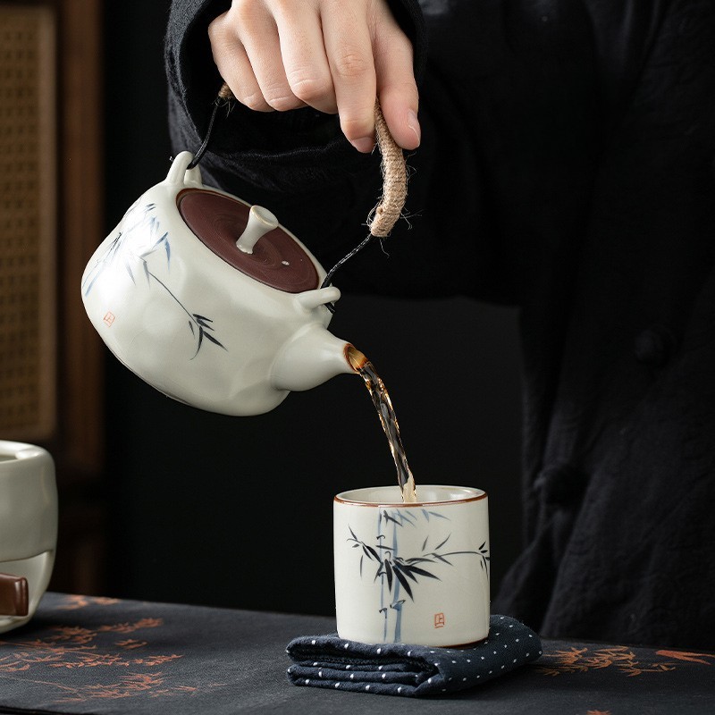 米黄汝窑手绘竹影-提梁壺