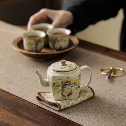 仿宋汝窯米黃萌貓四方壺